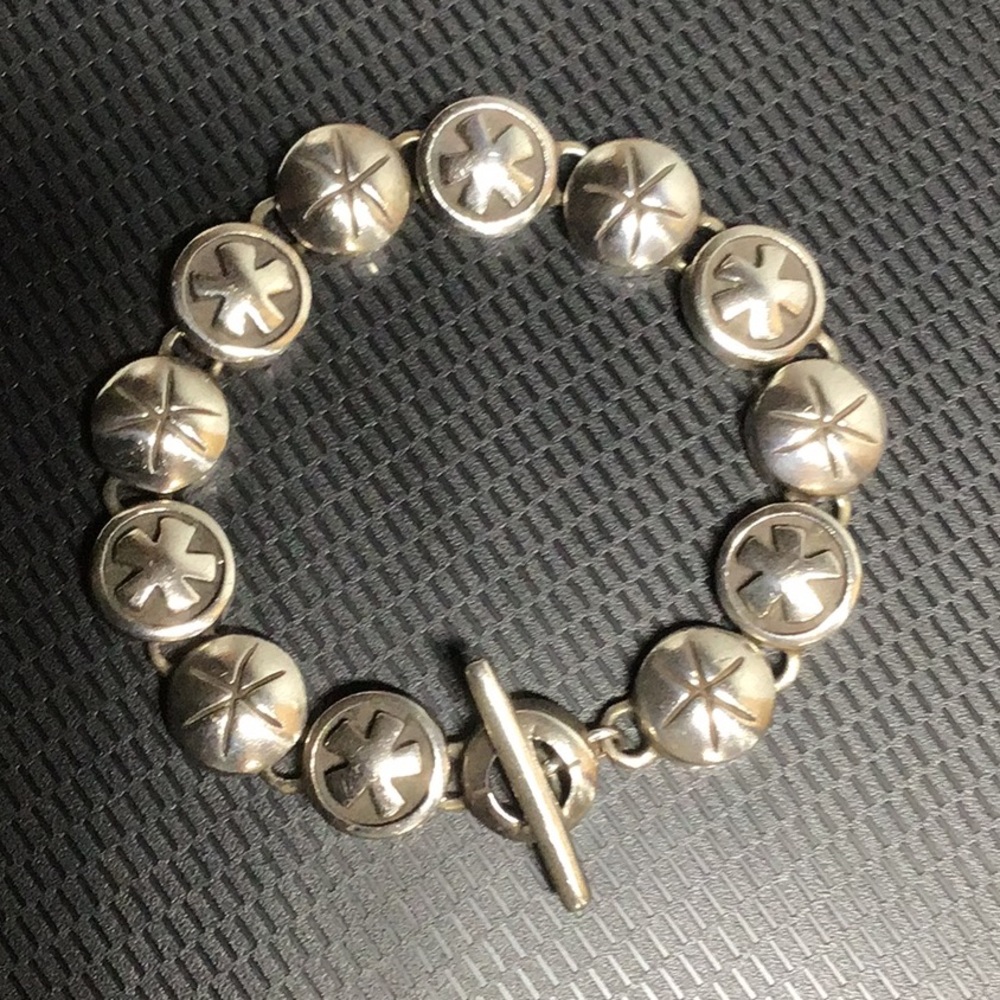 LISA JENKS Toggle Bracelet